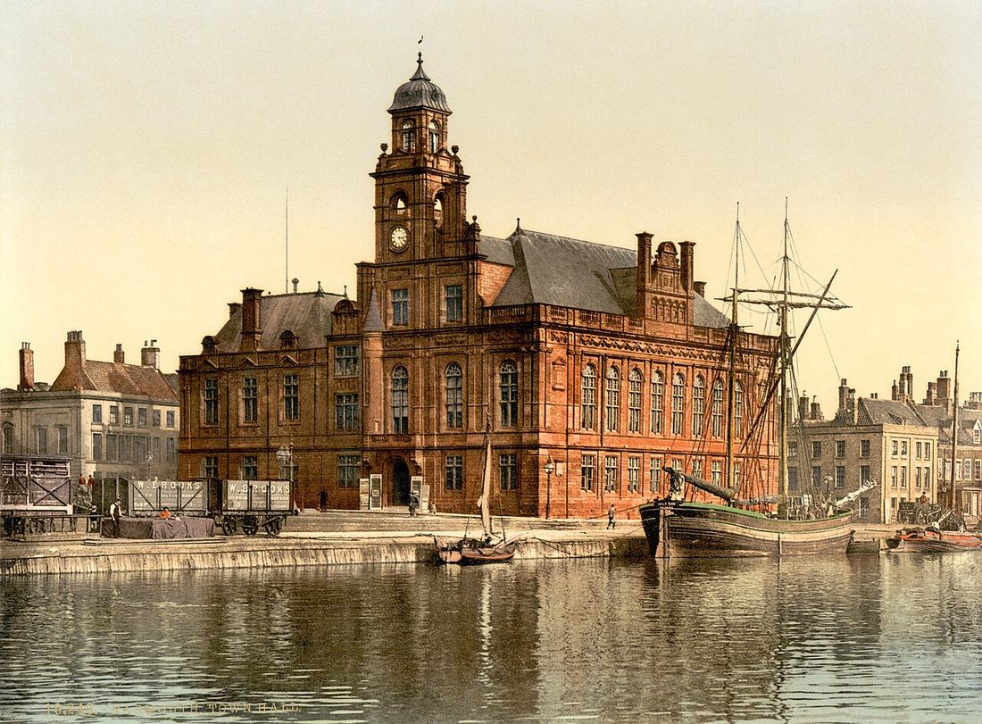 A town hall in Yarmouth, England